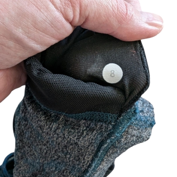 Lululemon Flow Y Bra IV Yoga Active Run Womens 8 Half Micro Macro Alberta Lake - Picture 6 of 7